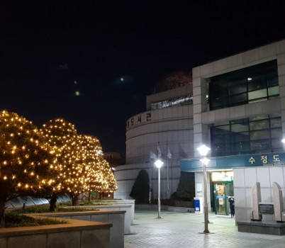  width: 100%; height : 150px